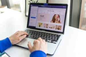 Online Presence Management: How Pros Are Earning $45K/Month – Essential Strategy or Expensive Overhype?